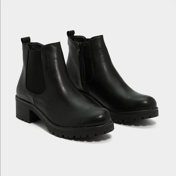 Nasty Gal Shoes - NWT Black Chelsea Boots